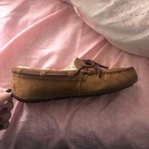Never worn Ugg Dakota moccasins